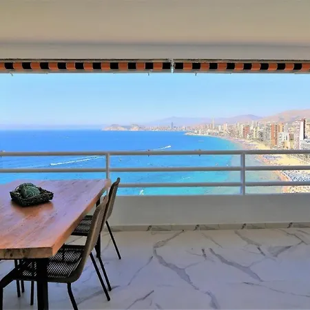 Appartamento Luxurious 2-bedroom With Stunning Views, 1st Line On Levante Beach, *