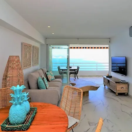 Apartment Luxurious 2-bedroom With Stunning Views, 1st Line On Levante Beach, Benidorm